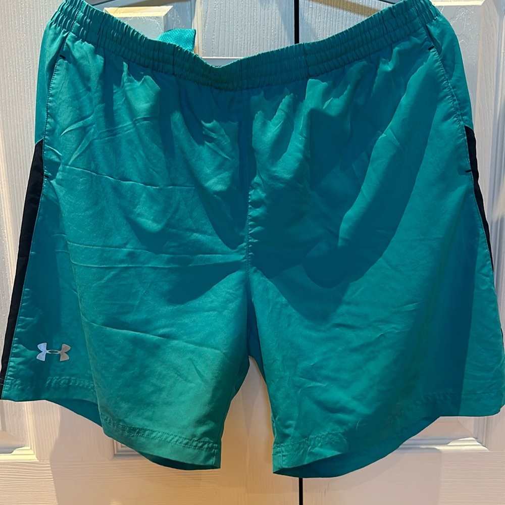 MENS SWIM SHORTS SIZE XL LIKE NEW WITH POCKETS